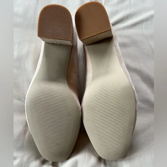 Gap suede pumps, size 6 - Picture 5 of 5